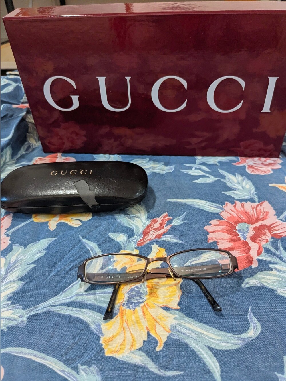 Vintage y2K Gucci glasses. Super retro and chic. Made in Italy